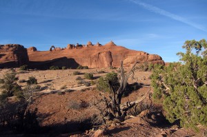 Delicate Arch in context